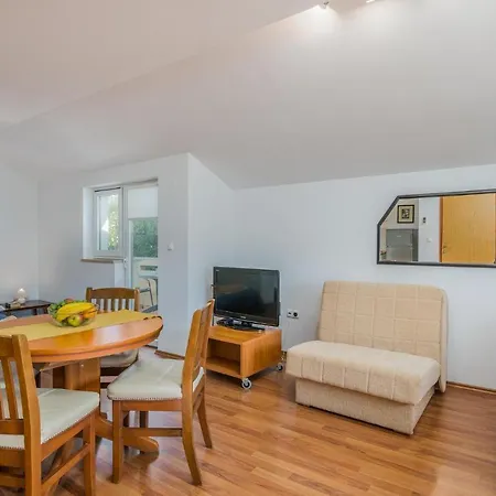 Appartamento In Dubasnica With Kitchen Malinska
